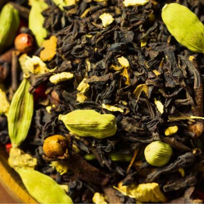 modèle de thé pur noir et sa compositions de fruits secs et cardamome